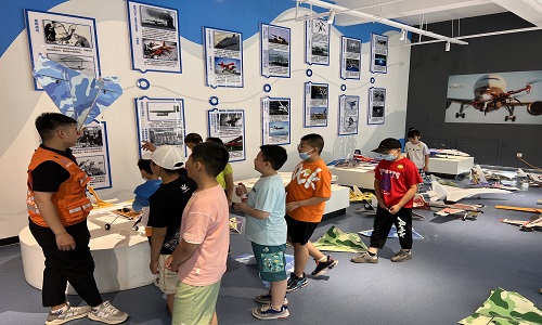 小學生無人機培訓：培養實踐能力的搖籃-新疆保華潤天航空