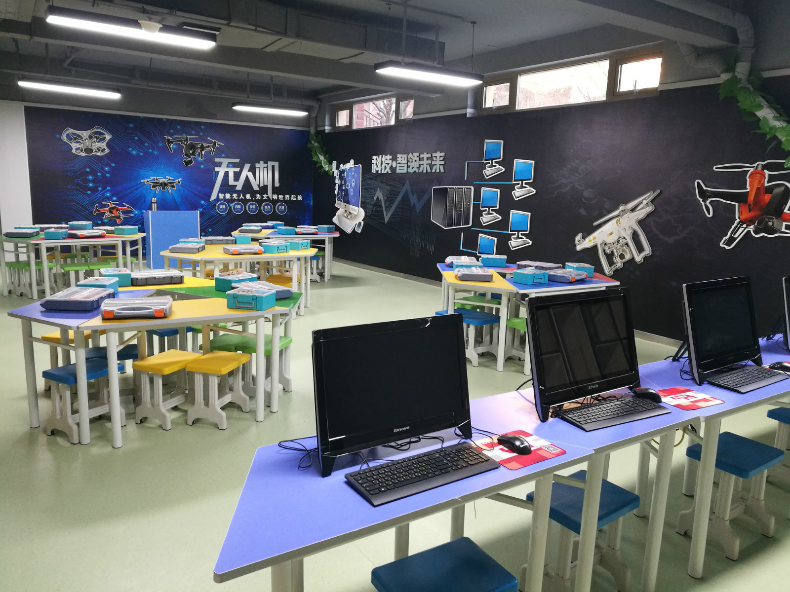 未來飛行員的搖籃：喀什少兒無人機培訓引領新潮流！