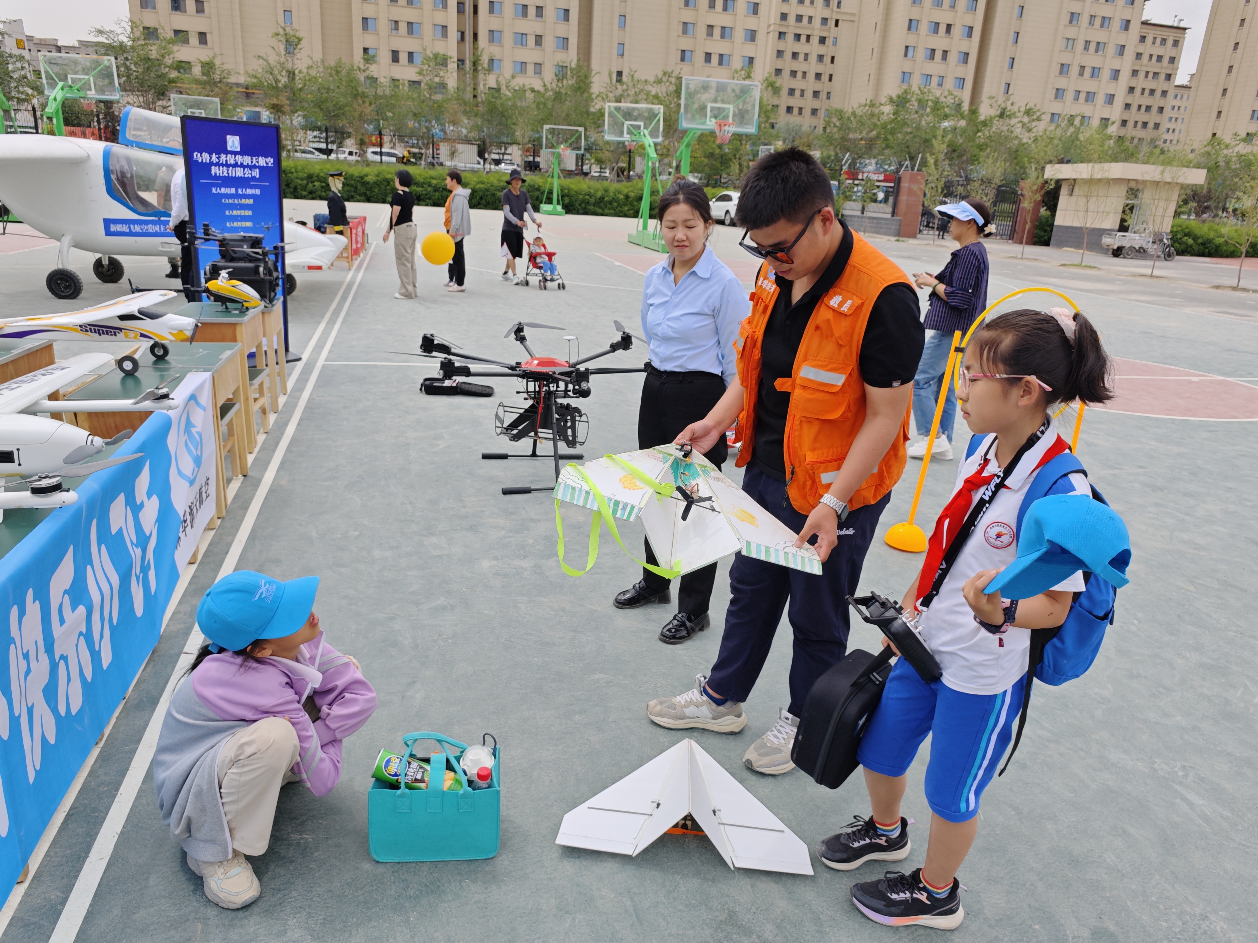 【新疆保華潤天航空】科技改變命運:無人機技能成中考加分新途徑,家長學生必看