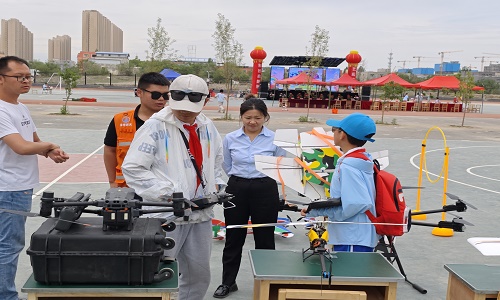 新疆青少年無人機(jī)培訓(xùn)教育：保華潤天航空引領(lǐng)未來