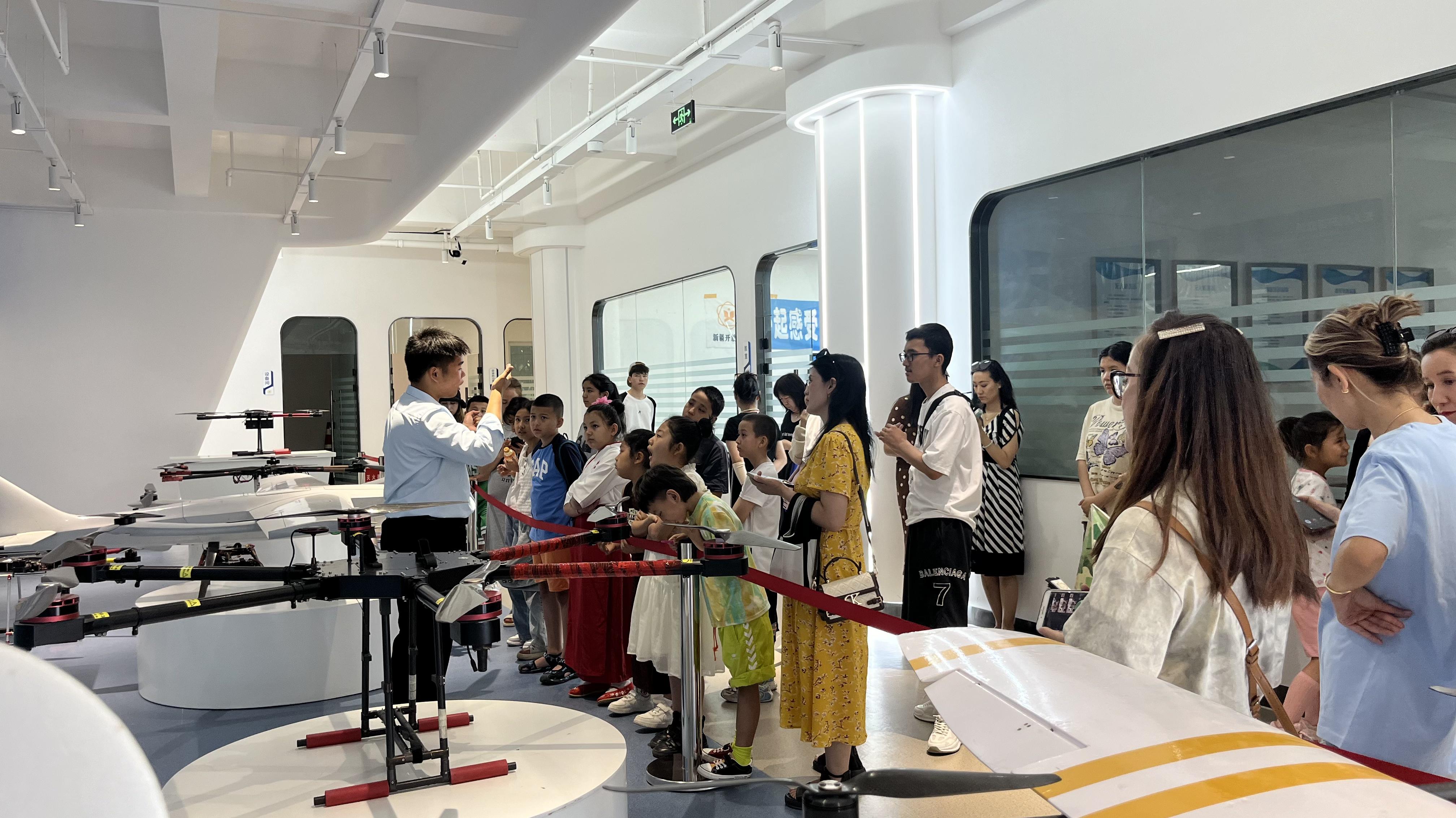 未成年飛手必看：無人機(jī)登記的年齡限制與法律要求【新疆保華潤(rùn)天航空無人機(jī)培訓(xùn)】