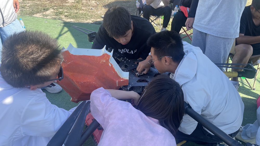 新疆無人機培訓 | 想飛就飛！保華潤天航空專業無人機培訓，CAAC執照不再是夢