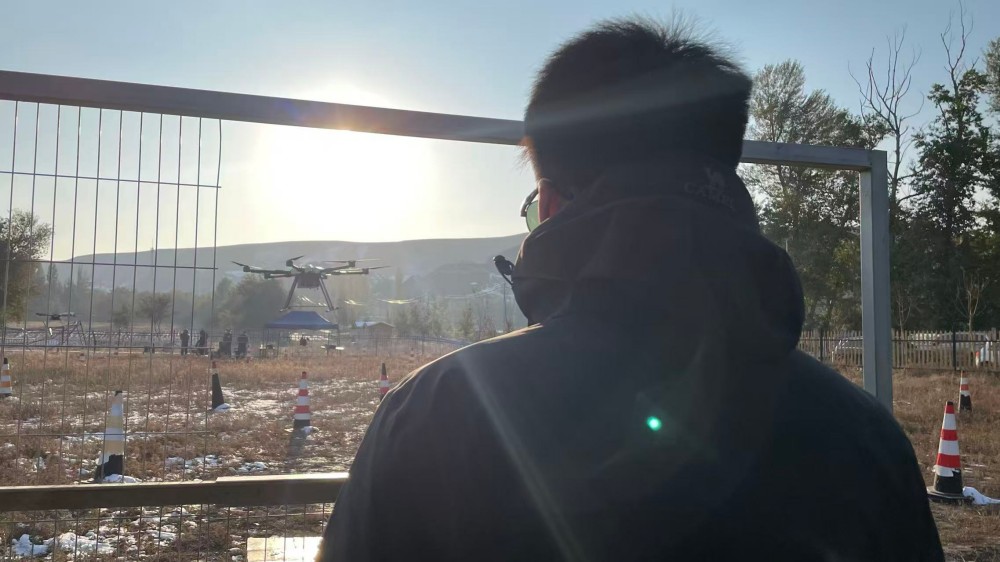 新疆無(wú)人機(jī)考證新紀(jì)元:保華潤(rùn)天 03 考點(diǎn)智慧培訓(xùn)引領(lǐng)新潮流